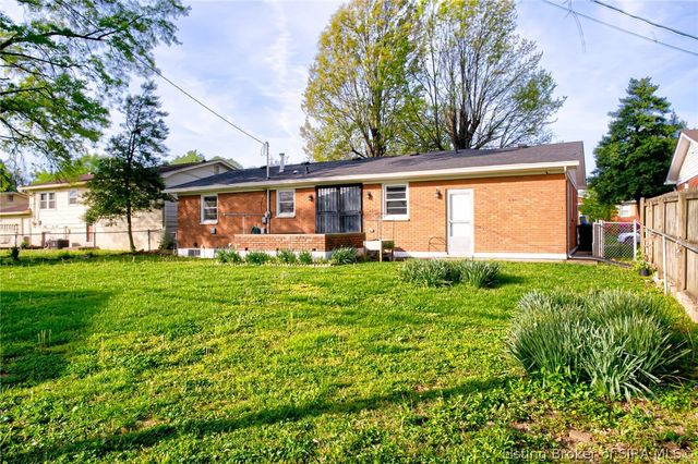 712 Plaza Drive, Jeffersonville, IN 47130