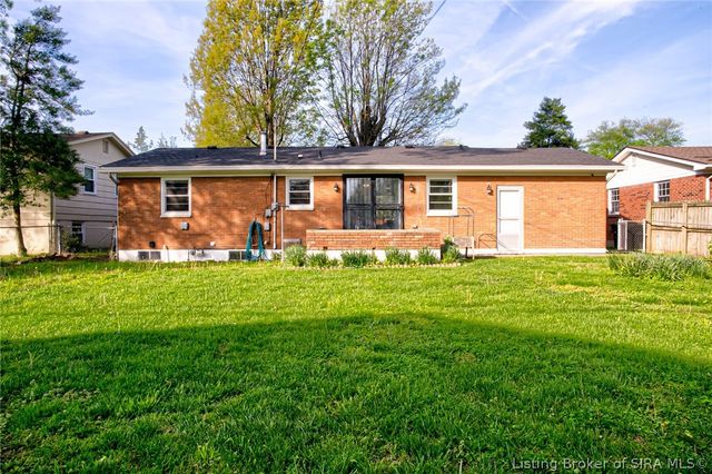 712 Plaza Drive, Jeffersonville, IN 47130