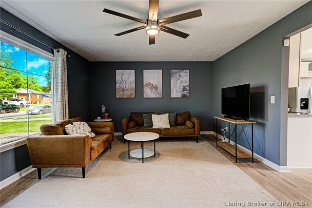 712 Plaza Drive, Jeffersonville, IN 47130