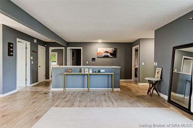 712 Plaza Drive, Jeffersonville, IN 47130