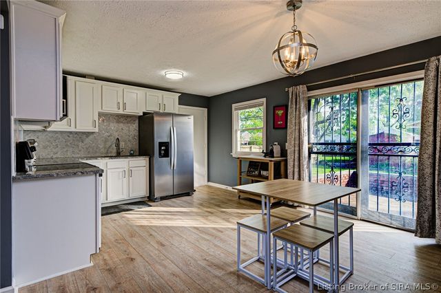 712 Plaza Drive, Jeffersonville, IN 47130