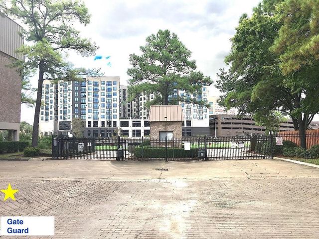 2207 S Braeswood Boulevard 42J, Houston, TX 77030