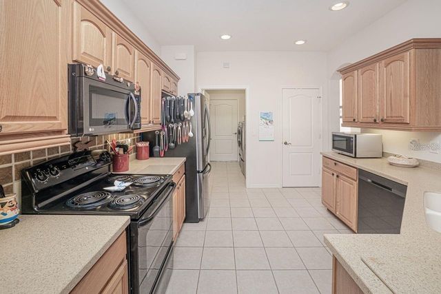 2860 SUNCOAST LAKES BOULEVARD, Port Charlotte, FL 33980