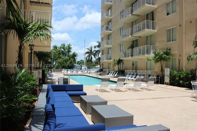 2601 NW 16th St Rd 108, Miami, FL 33125