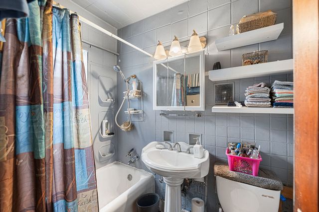 6749 S Peoria Street, Chicago, IL 60621