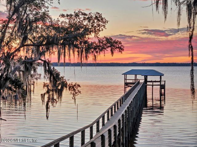 400 HALLOWES Cove, St. Johns, FL 32259