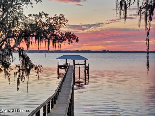 400 HALLOWES Cove, St. Johns, FL 32259