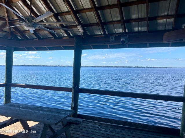 400 HALLOWES Cove, St. Johns, FL 32259