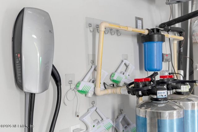 400 HALLOWES Cove, St. Johns, FL 32259