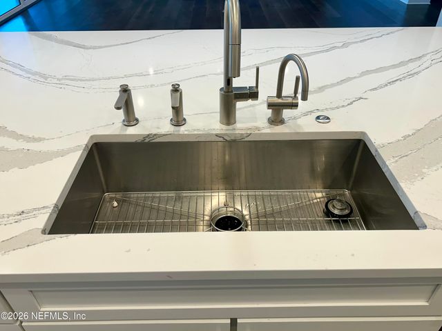 400 HALLOWES Cove, St. Johns, FL 32259