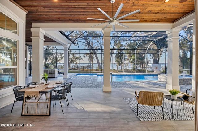 400 HALLOWES Cove, St. Johns, FL 32259