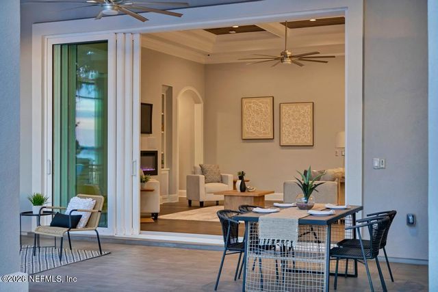 400 HALLOWES Cove, St. Johns, FL 32259