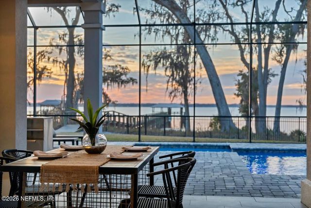 400 HALLOWES Cove, St. Johns, FL 32259