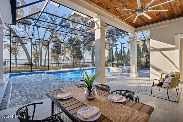 400 HALLOWES Cove, St. Johns, FL 32259