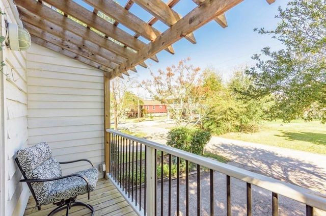 660 Pine Road, Clear Lake Shores, TX 77565
