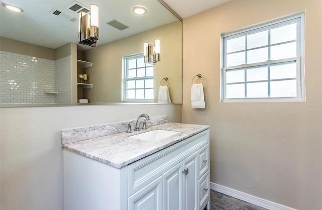 660 Pine Road, Clear Lake Shores, TX 77565