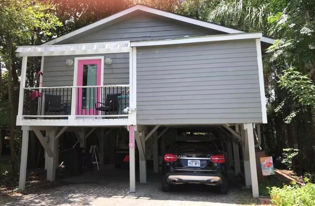 660 Pine Road, Clear Lake Shores, TX 77565