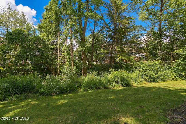 314 Towne Drive 10-4, Manalapan, NJ 07726