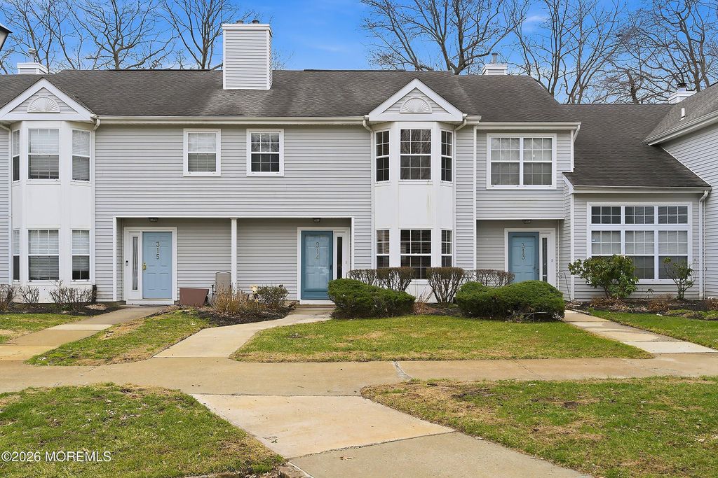 314 Towne Drive 10-4, Manalapan, NJ 07726