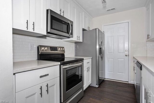 2206 Berkley AVE, Chesapeake, VA 23324