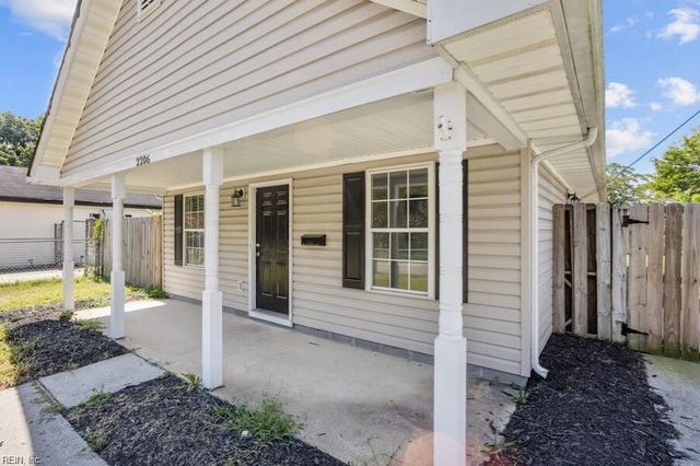 2206 Berkley AVE, Chesapeake, VA 23324