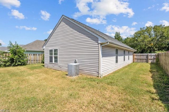 2206 Berkley AVE, Chesapeake, VA 23324