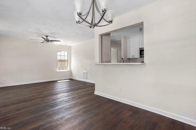 2206 Berkley AVE, Chesapeake, VA 23324