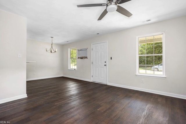 2206 Berkley AVE, Chesapeake, VA 23324