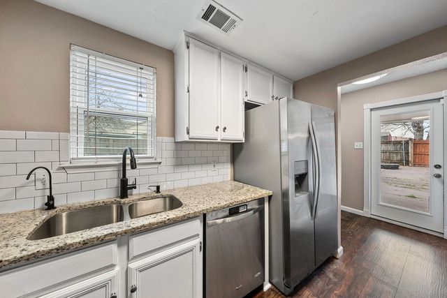 6104 Sandy Lane, Watauga, TX 76148