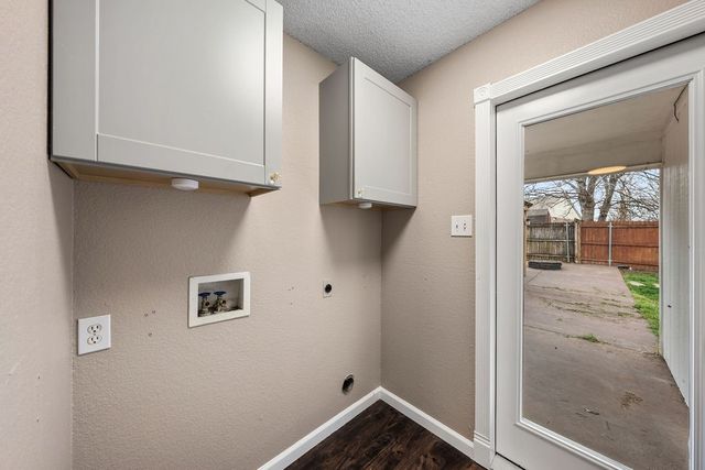 6104 Sandy Lane, Watauga, TX 76148