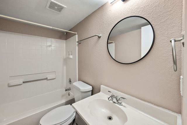 6104 Sandy Lane, Watauga, TX 76148