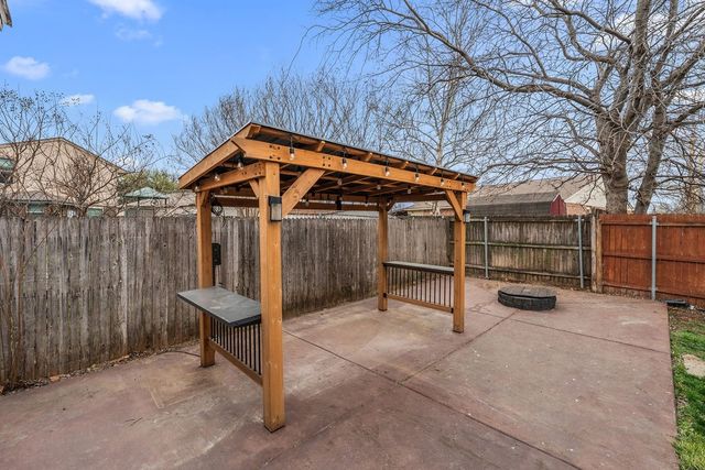 6104 Sandy Lane, Watauga, TX 76148