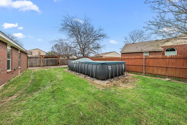 6104 Sandy Lane, Watauga, TX 76148