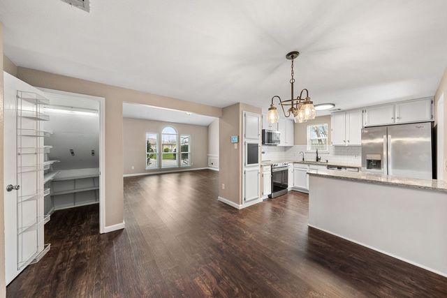 6104 Sandy Lane, Watauga, TX 76148