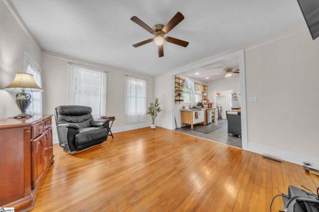 210 Carlisle Street, Spartanburg, SC 29306