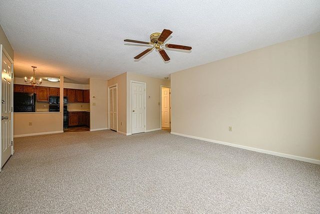 50 Brookside Dr Apt J8, Exeter, NH 03833