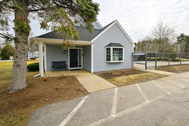 50 Brookside Dr Apt J8, Exeter, NH 03833