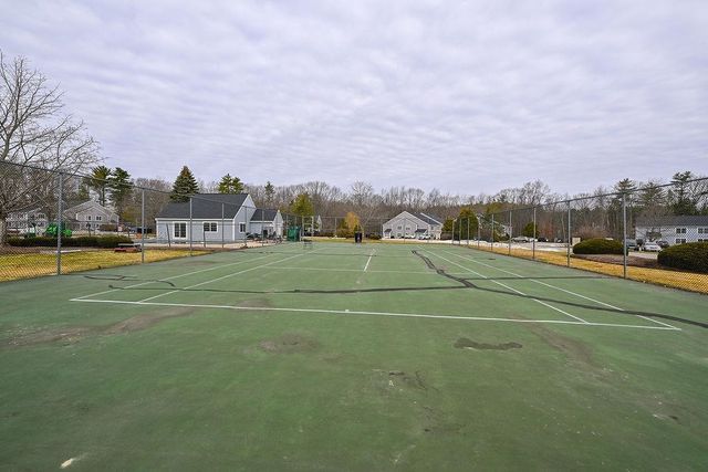 50 Brookside Dr Apt J8, Exeter, NH 03833