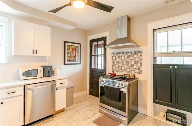 1140 Edward Terrace, St Louis, MO 63117
