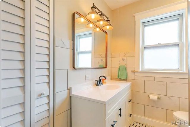1140 Edward Terrace, St Louis, MO 63117