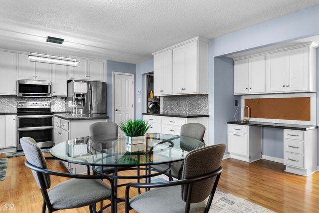 1208 Rotherham Lane, Beech Grove, IN 46107