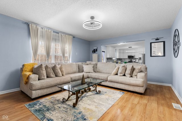 1208 Rotherham Lane, Beech Grove, IN 46107