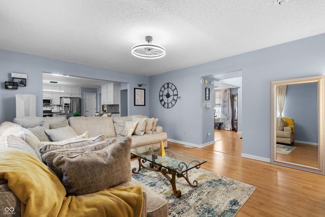 1208 Rotherham Lane, Beech Grove, IN 46107