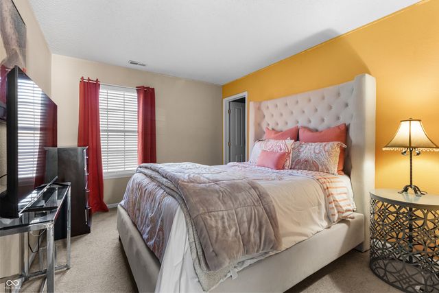 1208 Rotherham Lane, Beech Grove, IN 46107