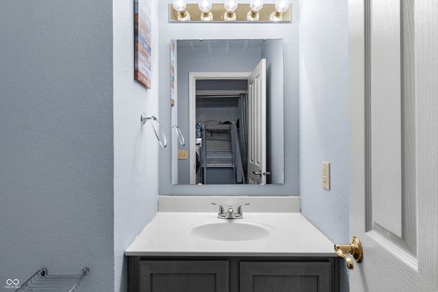 1208 Rotherham Lane, Beech Grove, IN 46107