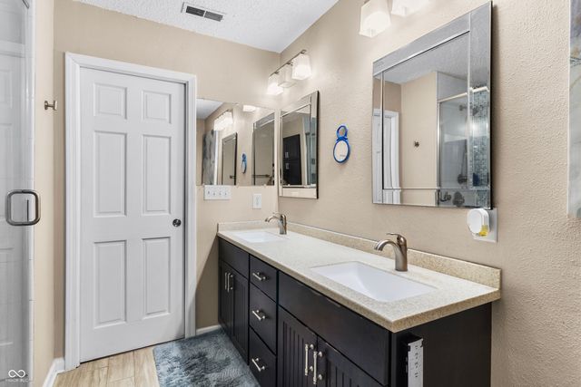 1208 Rotherham Lane, Beech Grove, IN 46107