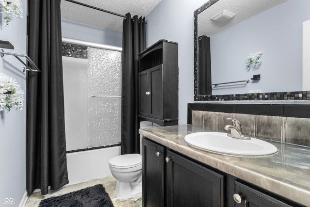 1208 Rotherham Lane, Beech Grove, IN 46107