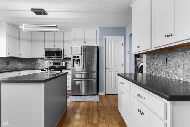 1208 Rotherham Lane, Beech Grove, IN 46107