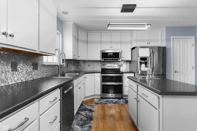 1208 Rotherham Lane, Beech Grove, IN 46107