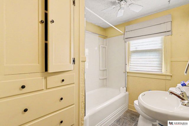332 E Street, Lincoln, NE 68508